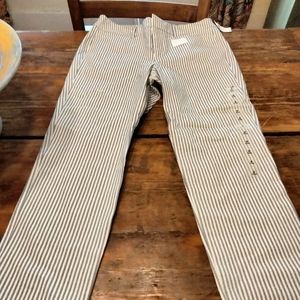 Old navy pants NWT 8